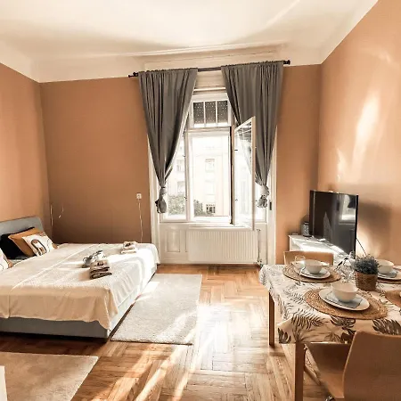 Boho Central Buda Close To Gellert Thermal Bath Daire *