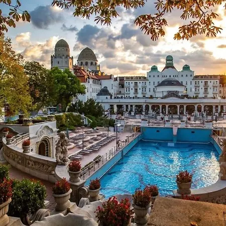 Boho Central Buda Close To Gellert Thermal Bath Daire