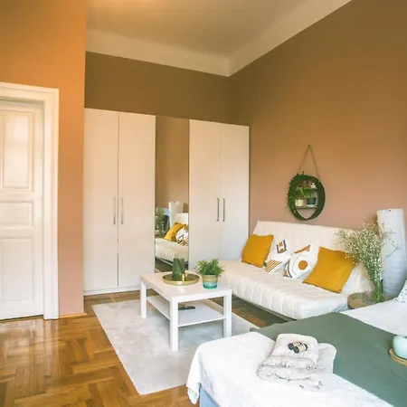 Boho Central Buda Close To Gellert Thermal Bath Daire